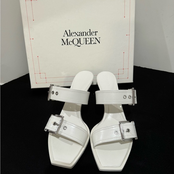 Alexander McQueen Women Leather Sandals - Picture 1 of 9